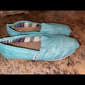 Mermaid blue Toms size 8